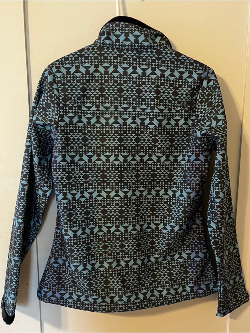 ROPER women's  SOFT-SHELL AZTEC  JACKET ( WEAR THE WEST COLLECTION) MED. NWT - Picture 2 of 11